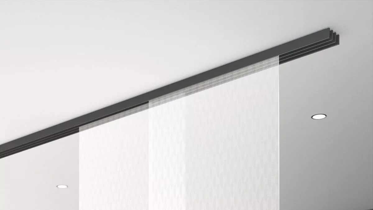 Flächenvorhangschiene F1 von Interstil in der Farbe Schwarz als Deckensystem mit transparenten Paneelen