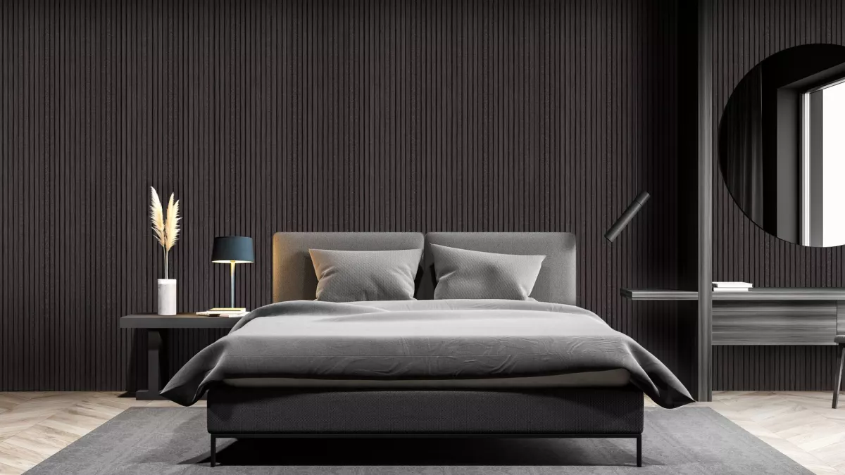 Schwarze Schallabsorber Wand COVERZ von LAUTLOZ living in einem modernen Hotelzimmer als Rückwand